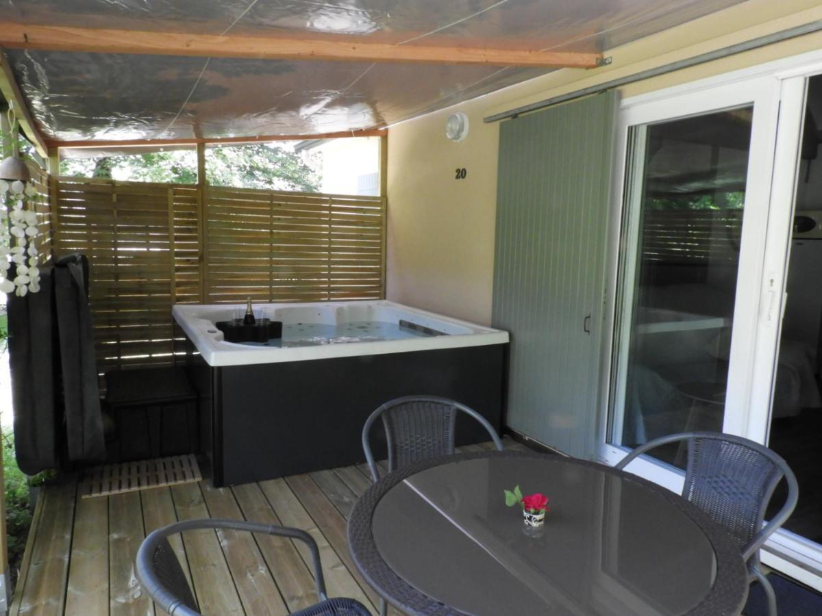 Village 17 Gites, Piscine, Restaurant , 2 Gites Avec Spa, 3Km De Conques Exterior photo